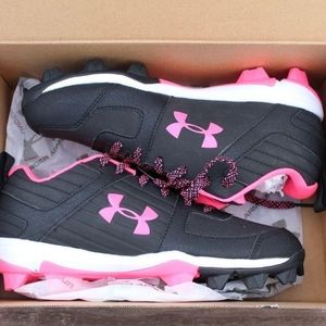 NIB Under Armour Cleats 5Y